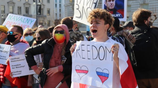‘Free Navalny!’ Russian expats hold an anti-Putin rally in San Francisco — LiveFEED